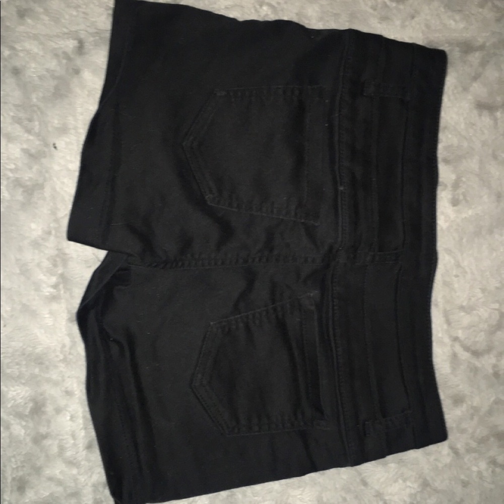 Shorts - Picture 3 of 3